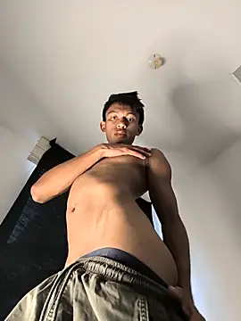 Snapshot of santinaughty chatting on February 27, 10:42 pm santinaughty online show from February 27, 10:42 pm