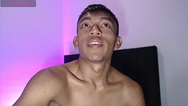 santinaughty online show from December 14, 5:46 am