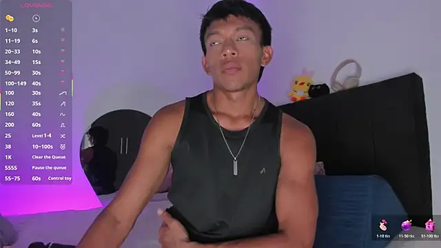 santinaughty online show from March 19, 12:32 am