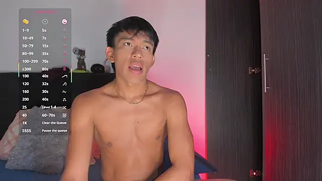 Snapshot of santinaughty chatting on February 7, 12:07 am santinaughty online show from February 7, 12:07 am