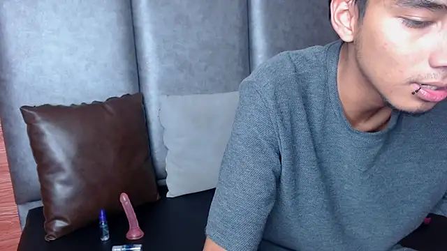 TAYLERWOLF online show from December 2, 5:09 am