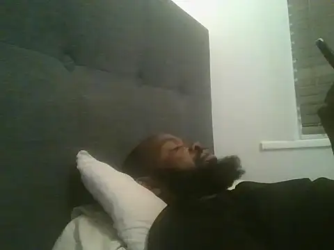 Snapshot of smartfuck777 chatting on December 17, 3:22 am smartfuck777 online show from December 17, 3:22 am