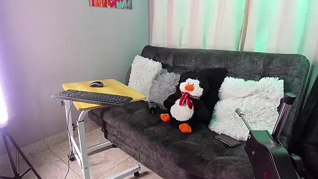 BonnieRitz online show from December 2, 12:18 pm