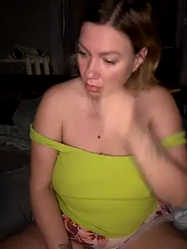 Snapshot of Lola_kiss_me chatting on November 29, 10:54 pm Lola kiss me online show from November 29, 10:54 pm