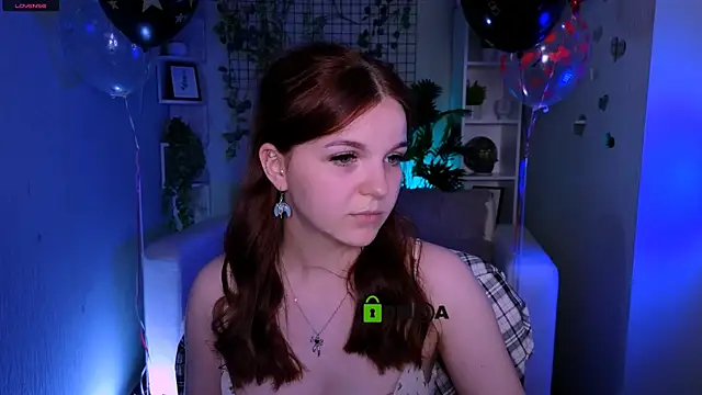 Snapshot of mikameovv chatting on June 17, 11:47 pm mikameovv online show from June 17, 11:47 pm