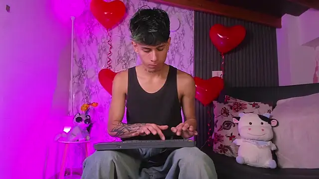 Jake beach  online show from February 13, 2:00 am