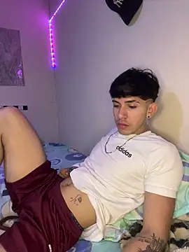 wil hot online show from December 20, 4:10 pm