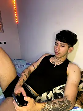 wil hot online show from December 18, 3:38 pm