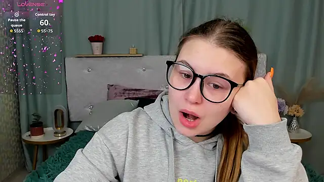 MilanaXHoney online show from February 19, 1:02 am