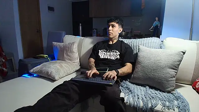 Snapshot of liorvante chatting on January 12, 1:12 am liorvante online show from January 12, 1:12 am