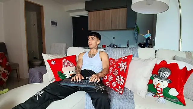 Snapshot of liorvante chatting on January 6, 5:50 pm liorvante online show from January 6, 5:50 pm