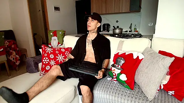 Snapshot of liorvante chatting on December 18, 3:49 pm liorvante online show from December 18, 3:49 pm