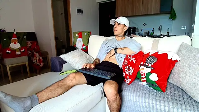 Snapshot of liorvante chatting on December 19, 5:48 pm liorvante online show from December 19, 5:48 pm