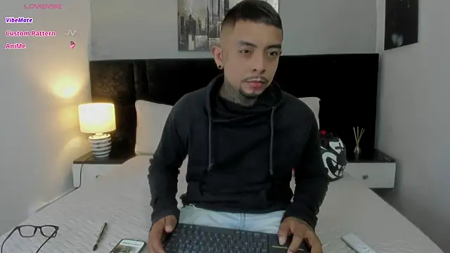 BASTIAN NICOLAS  online show from December 19, 9:50 pm