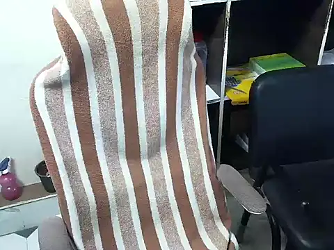 Snapshot of TwinklyBasket897 chatting on December 3, 3:22 pm TwinklyBasket897 online show from December 3, 3:22 pm