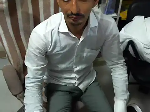 TwinklyBasket897 online show from December 4, 4:50 pm