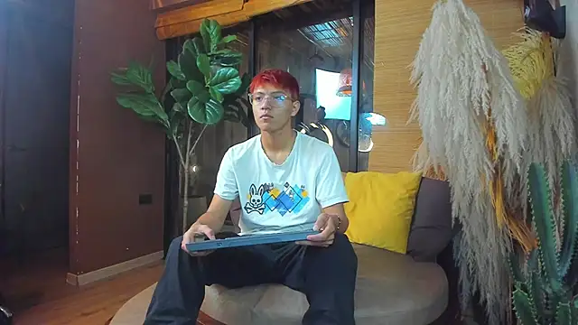 isaac grimm online show from December 3, 3:07 am