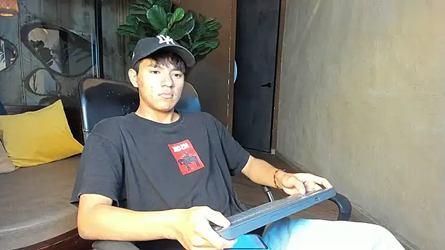 isaac grimm online show from February 22, 3:09 am