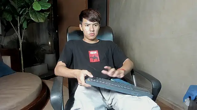 isaac grimm online show from February 17, 3:04 am