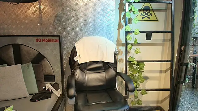 isaac grimm online show from March 5, 4:25 pm