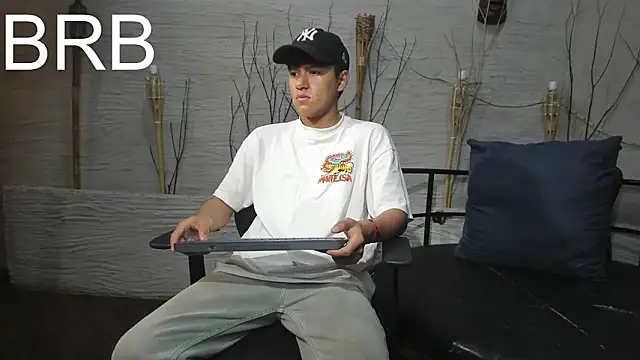 isaac grimm online show from February 3, 3:15 am