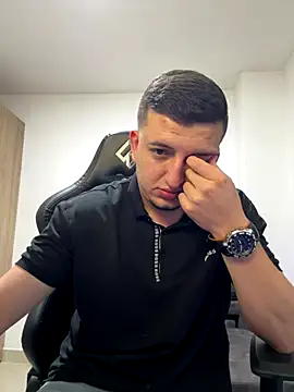 Snapshot of Liam_jones10 chatting on December 14, 5:02 am Liam jones10 online show from December 14, 5:02 am