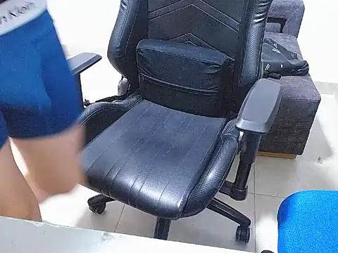 Snapshot of Liam_jones10 chatting on November 29, 7:08 am Liam jones10 online show from November 29, 7:08 am