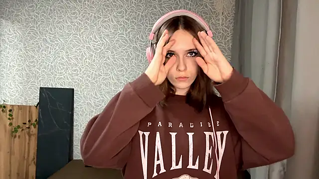 EvaLoveer online show from December 1, 11:11 am