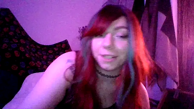 Snapshot of spunfoxxx chatting on December 2, 8:05 am spunfoxxx online show from December 2, 8:05 am