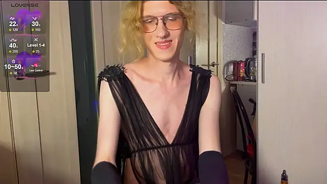 Avery adam online show from March 9, 2:04 am