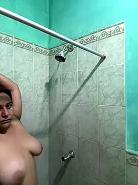 Snapshot of Kittysweet2001 chatting on November 29, 9:09 am Kittysweet2001 online show from November 29, 9:09 am