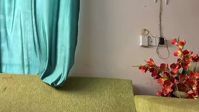 Piyyuu online show from April 5, 5:58 am