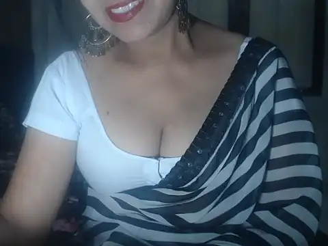 Snapshot of Hotronita123 chatting on February 23, 11:00 am Hotronita123 online show from February 23, 11:00 am