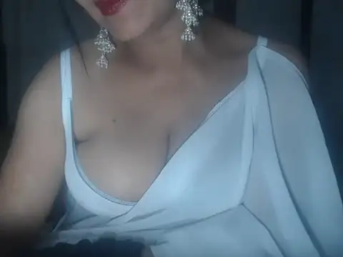 Hotronita123 online show from March 6, 5:41 pm