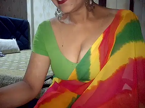 Snapshot of Hotronita123 chatting on July 5, 10:44 am Hotronita123 online show from July 5, 10:44 am