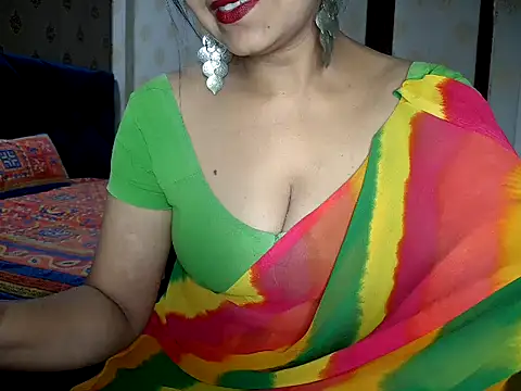 Snapshot of Hotronita123 chatting on June 15, 5:45 pm Hotronita123 online show from June 15, 5:45 pm