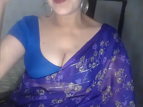 Hotronita123 online show from May 4, 5:27 pm