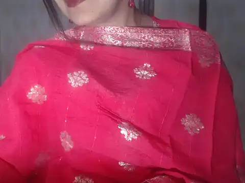 Snapshot of Hotronita123 chatting on January 14, 4:32 pm Hotronita123 online show from January 14, 4:32 pm