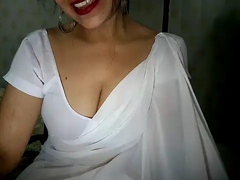 Snapshot of Hotronita123 chatting on June 5, 5:29 pm Hotronita123 online show from June 5, 5:29 pm