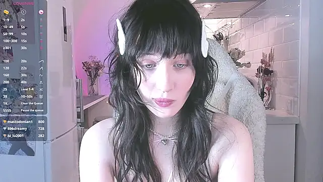 Snapshot of MePretty chatting on March 15, 8:32 pm MePretty online show from March 15, 8:32 pm