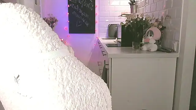 Snapshot of MePretty chatting on March 3, 8:54 pm MePretty online show from March 3, 8:54 pm