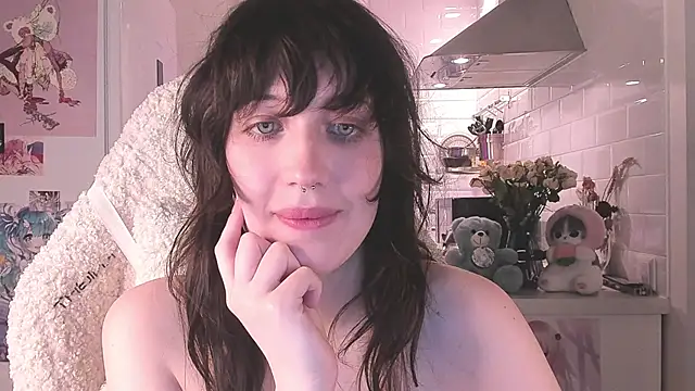 Snapshot of MePretty chatting on December 27, 2:14 am MePretty online show from December 27, 2:14 am