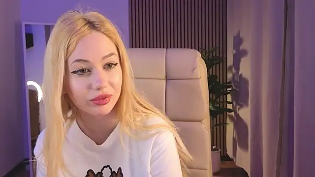 Snapshot of _K1sa_ chatting on November 30, 9:10 am K1sa online show from November 30, 9:10 am