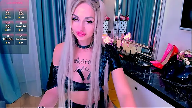 Lola Bombita online show from February 10, 1:15 am