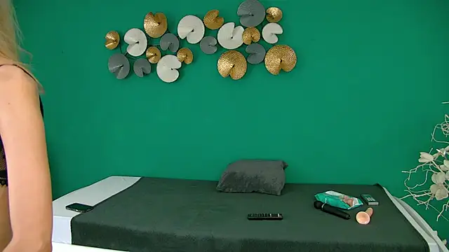 RoxanneJoy online show from April 22, 4:19 am