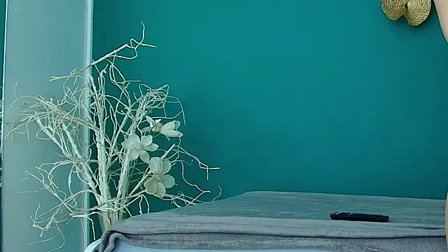 RoxanneJoy online show from April 1, 4:36 am