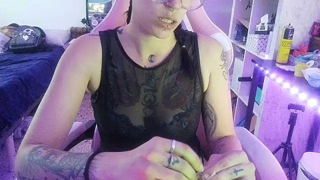 blackrose1997 online show from May 28, 10:43 am