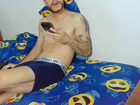 Snapshot of Rayan_Wolf chatting on June 21, 3:45 am Rayan Wolf online show from June 21, 3:45 am