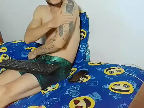 Snapshot of Rayan_Wolf chatting on June 22, 2:39 am Rayan Wolf online show from June 22, 2:39 am