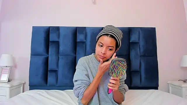 Snapshot of GrishaMochka chatting on December 5, 12:37 pm GrishaMochka online show from December 5, 12:37 pm